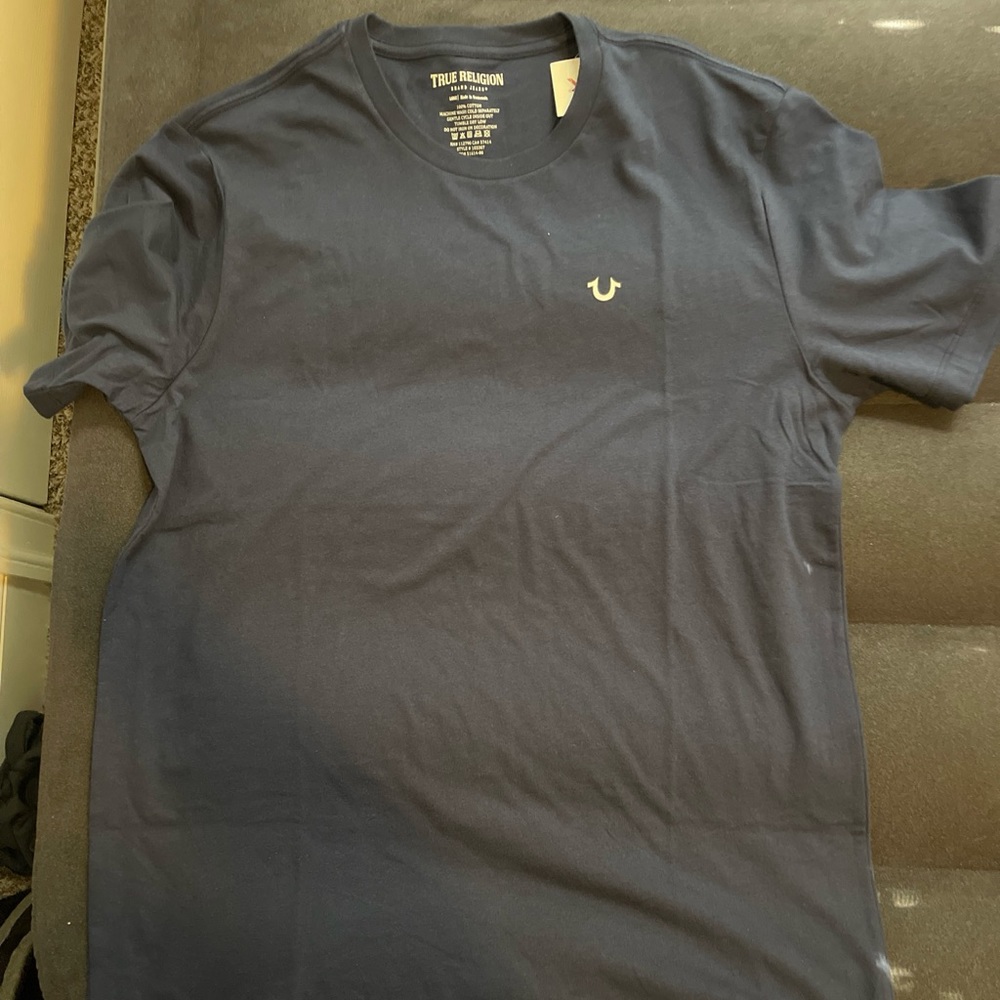 Brand new true religion t shirt size large for 30.00$ was 69.00$!